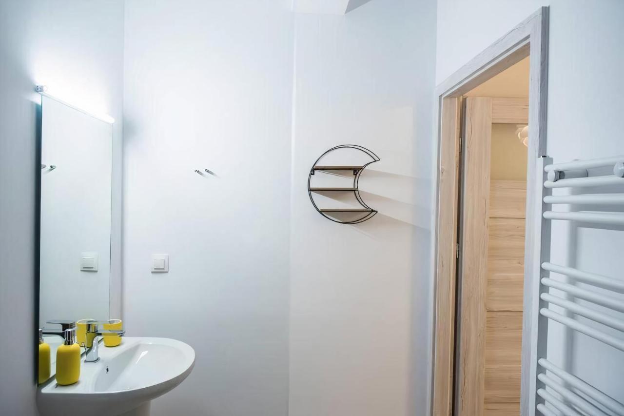Yellow Geranium Apartment Thessaloniki Exterior photo